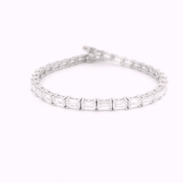 Elegant 14K White Gold Emerald Cut Diamond Bracelet