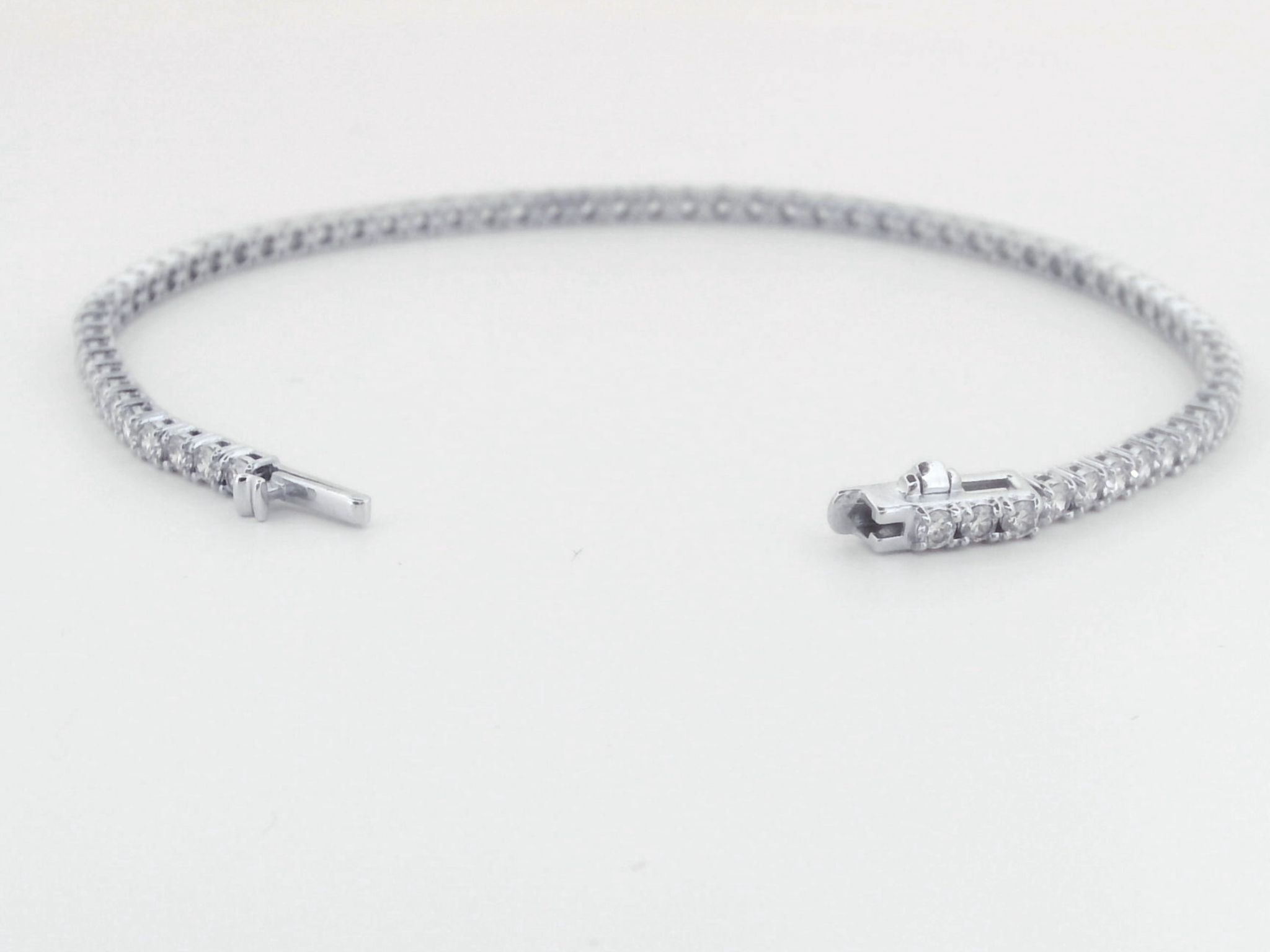 Sleek 14K White Gold Round Diamond Bracelet
