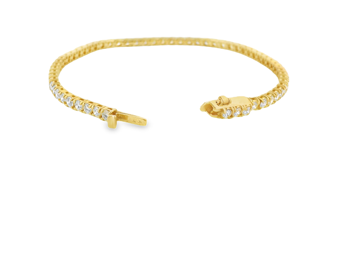Classy 14K Gold Round Diamond Bracelet