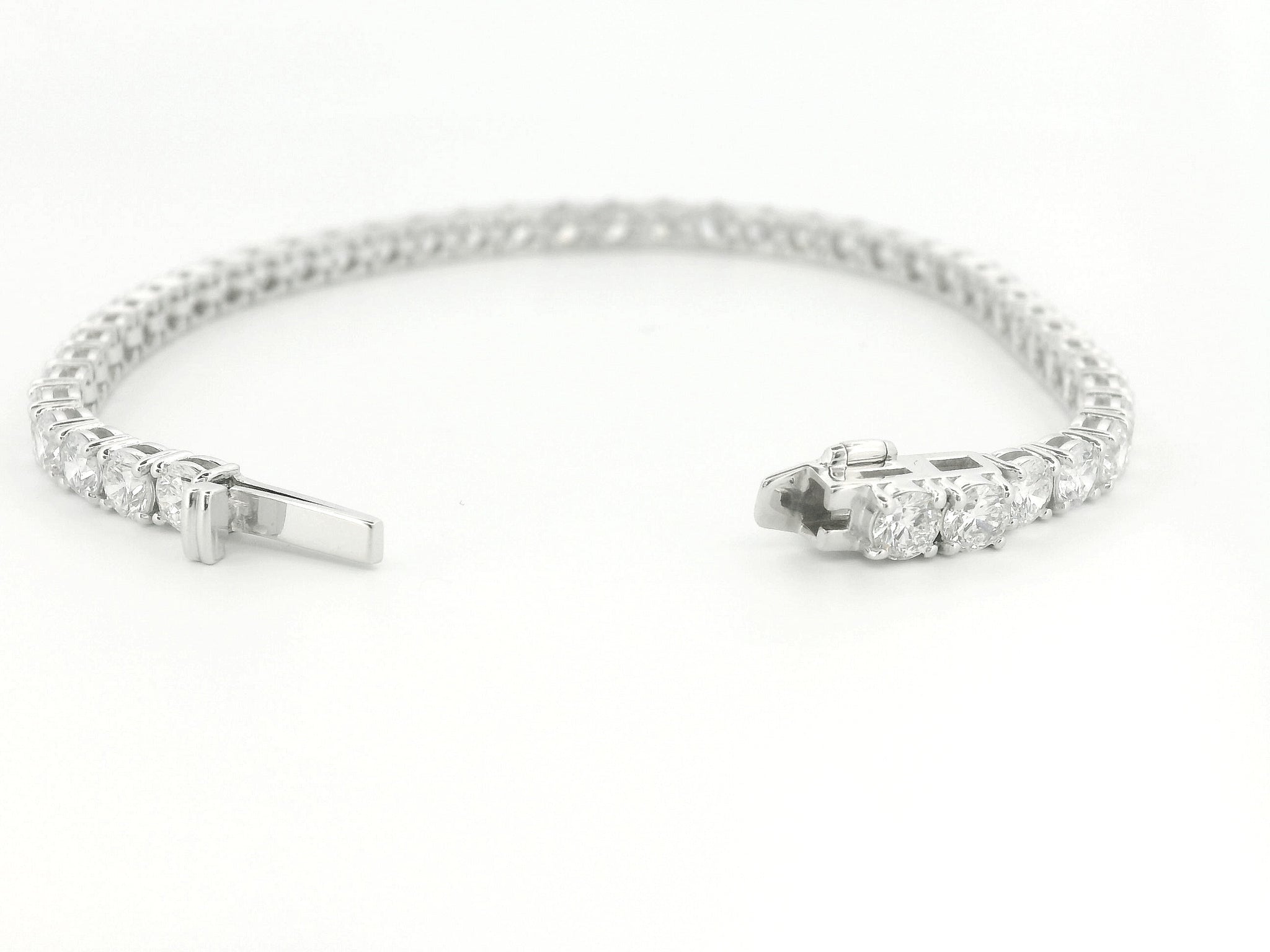 Elegant Diamond Tennis Bracelet
