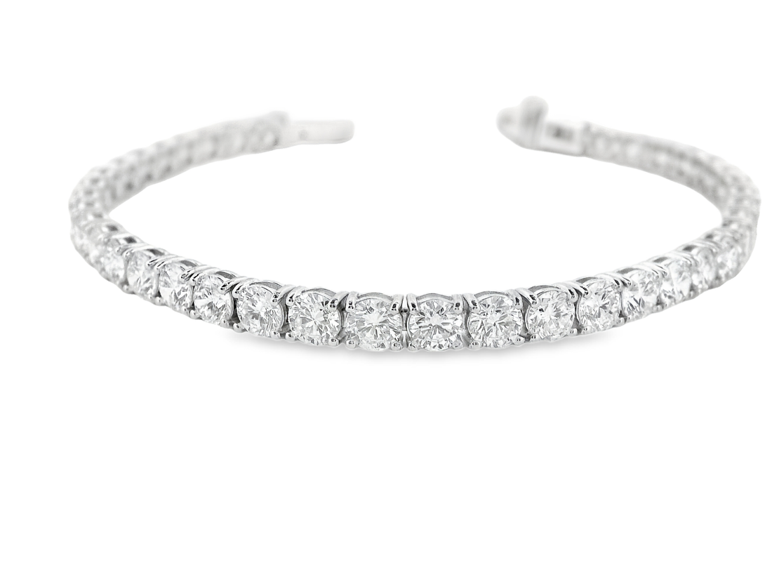 Elegant 14K White Gold Round Bracelet with Diamonds