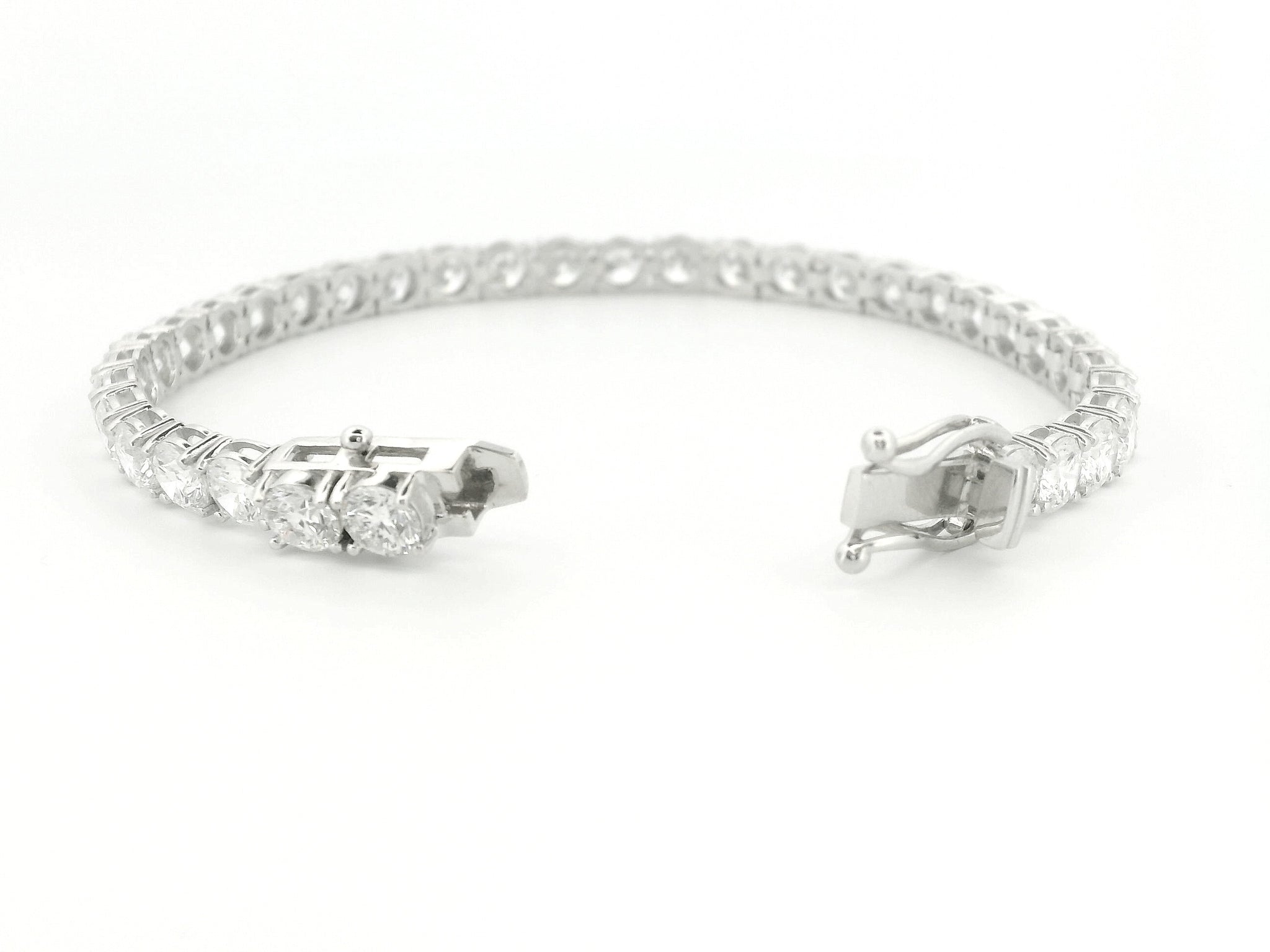 Elegant 14K White Gold Round Diamond Tennis Bracelet