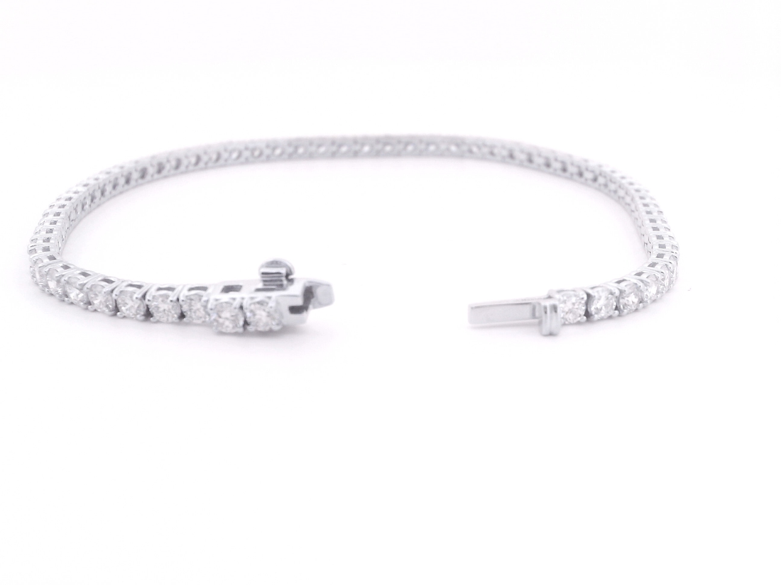 Elegant 14K White Gold Round Diamond Tennis Bracelet