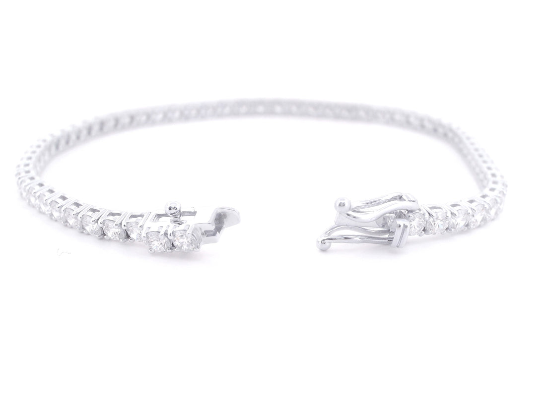 Elegant 14K White Gold Round Diamond Tennis Bracelet