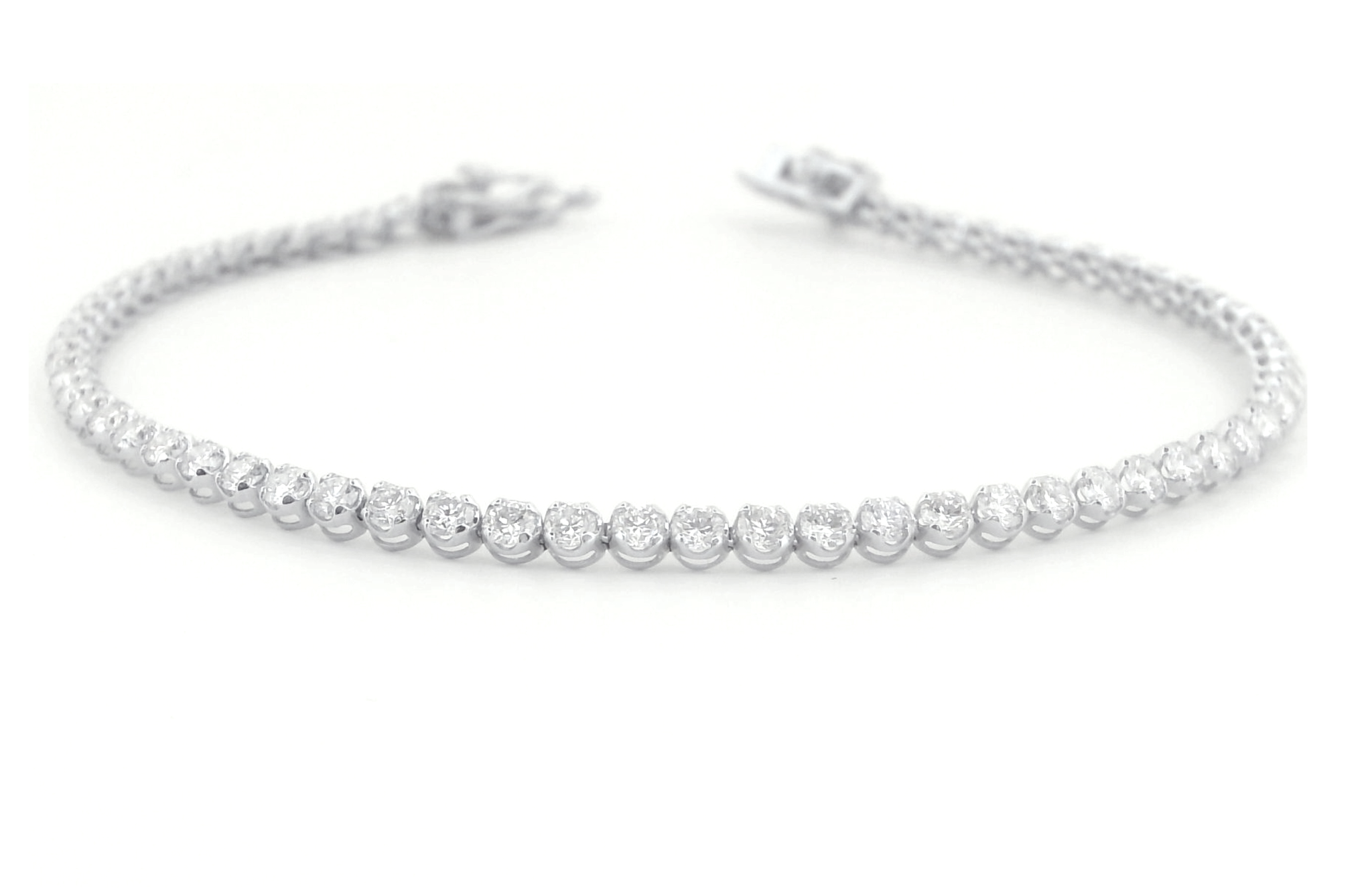 Chic Lightweight 14K White Gold Bracelet