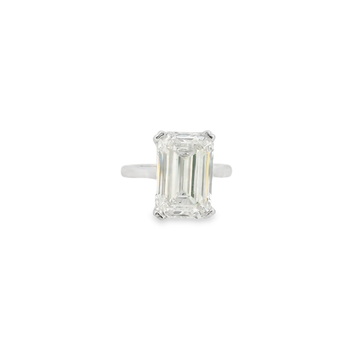 Elegant Emerald-Cut Diamond Ring