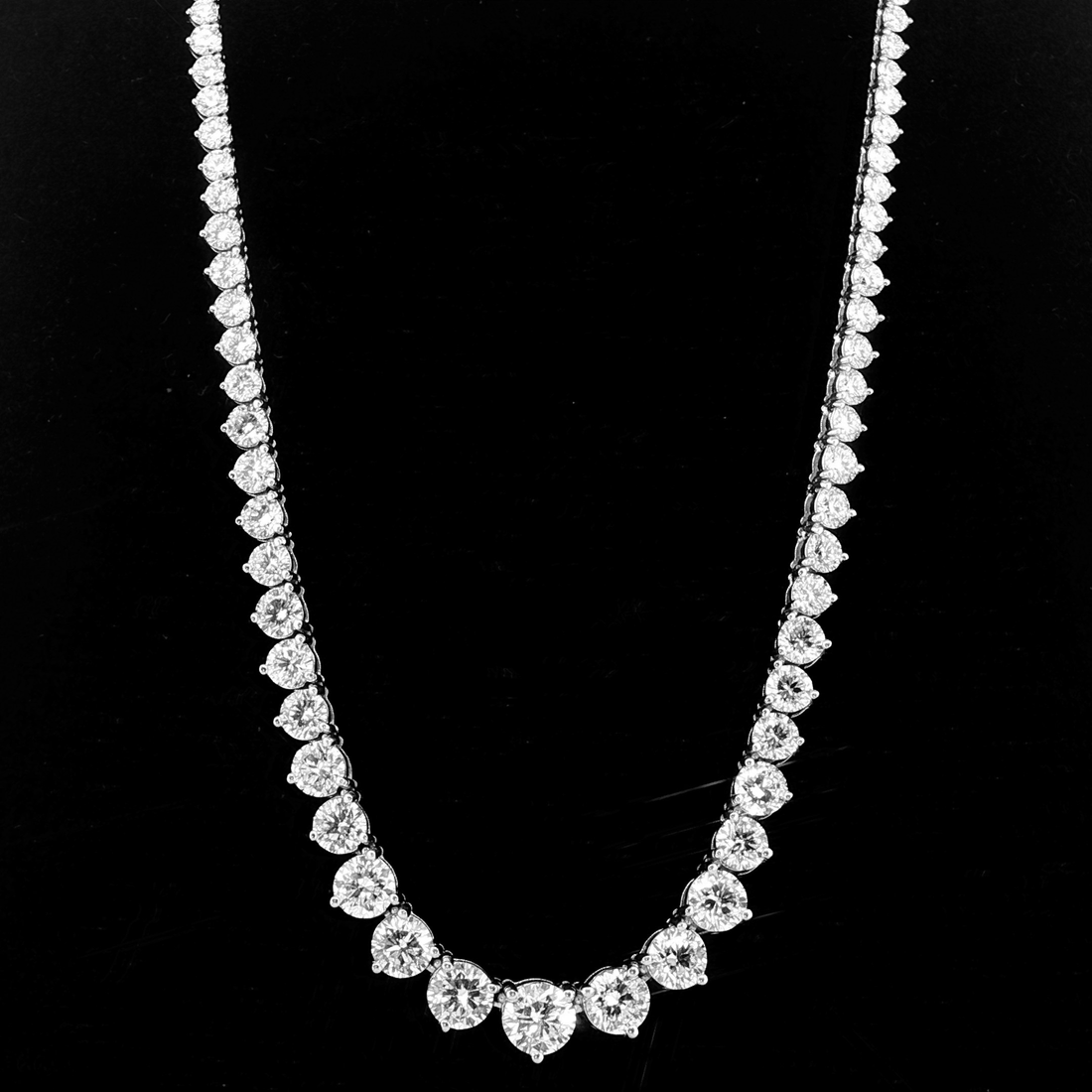 14k White Gold Diamond Graduated Necklace