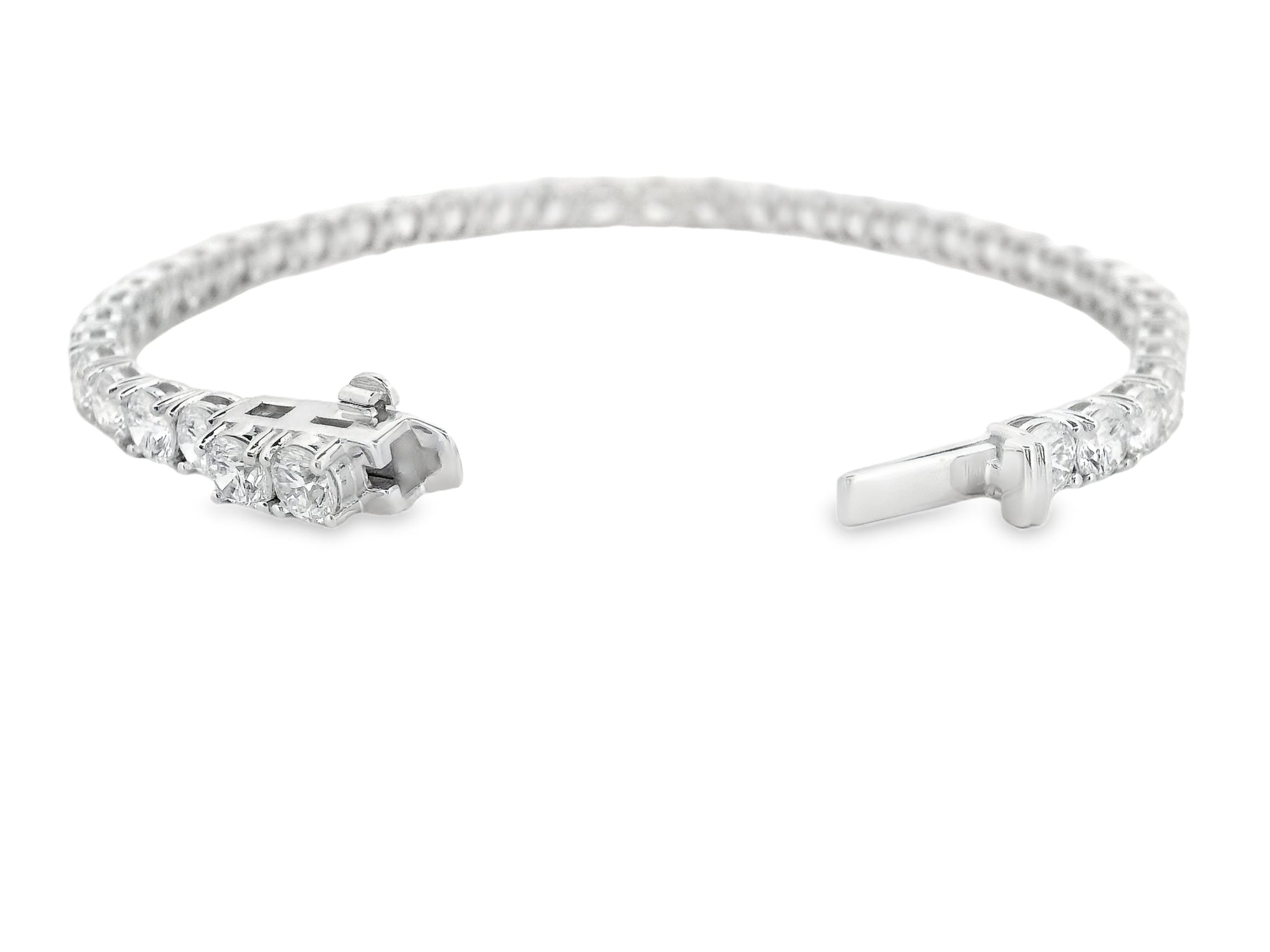 Elegant 14K White Gold Round Diamond Tennis Bracelet