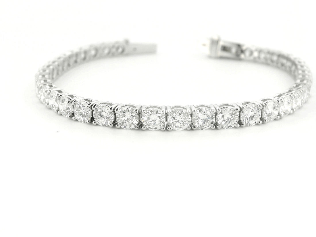 Elegant 14K White Gold Round Diamond Bracelet