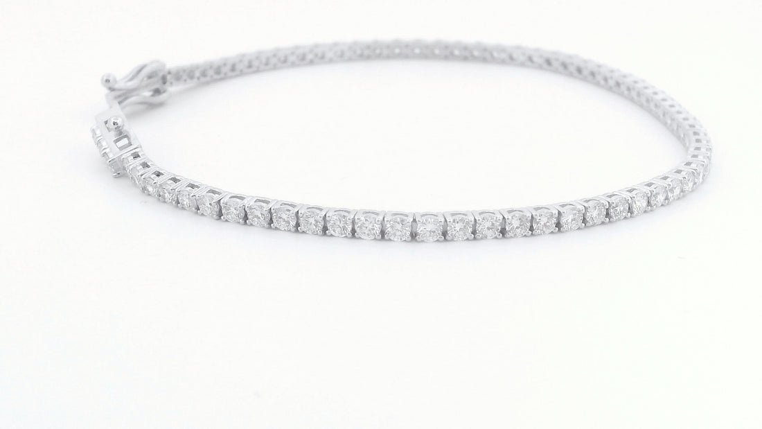 Elegant 14K White Gold Round Diamond Tennis Bracelet