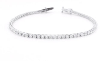 Elegant 14K White Gold Round Diamond Bracelet
