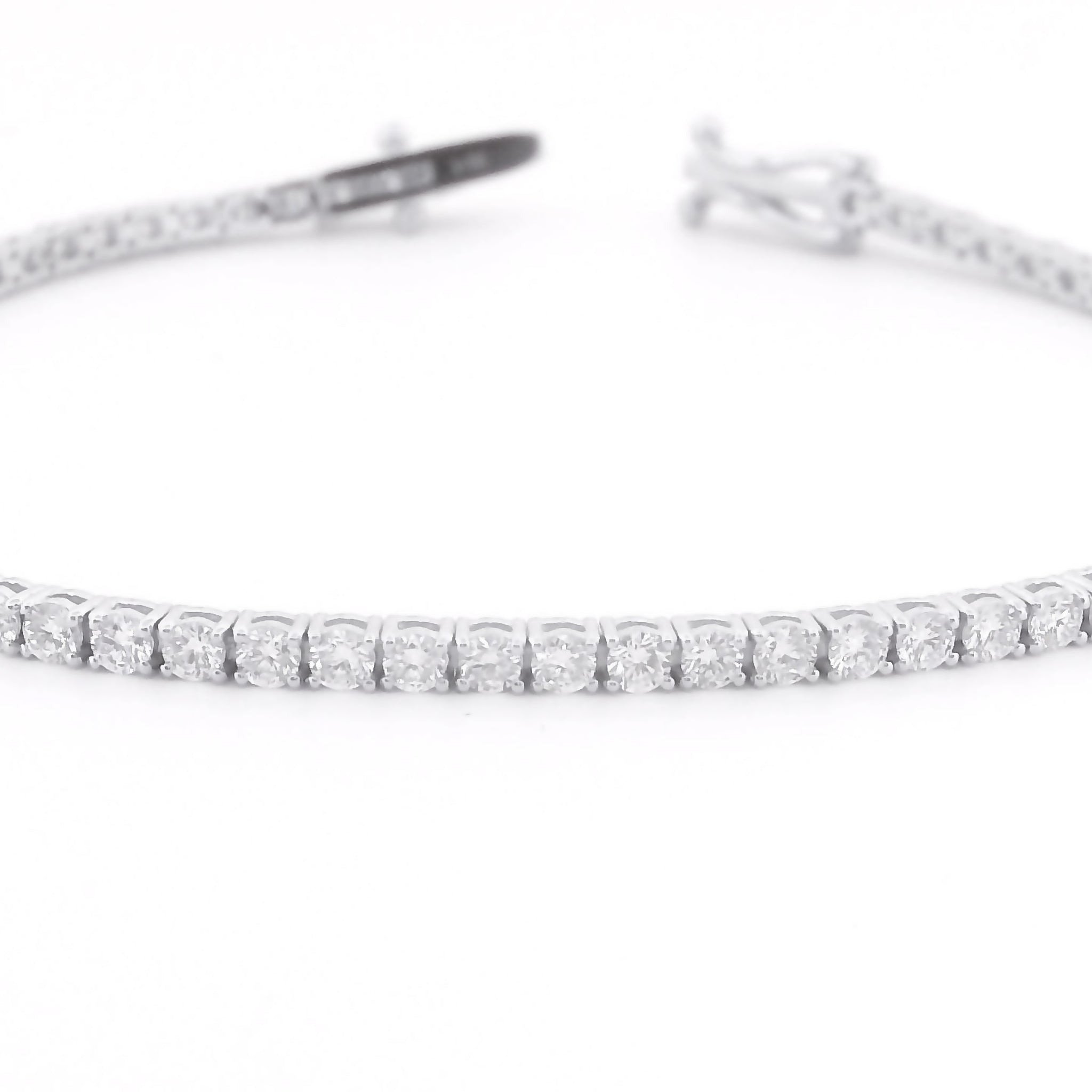 Elegant 14K White Gold Round Diamond Tennis Bracelet