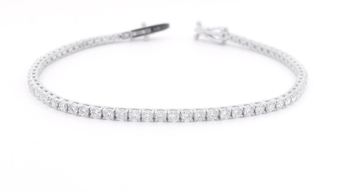 Elegant 14K White Gold Round Diamond Bracelet